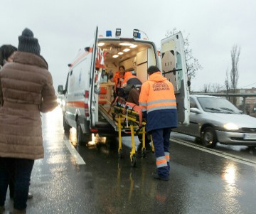 Femeie accidentată pe trecerea de pietoni, la Dorally